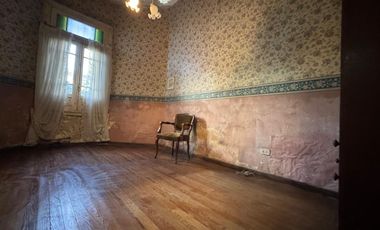 VENTA DE CASA 7 AMBIENTES EN AVELLANEDA