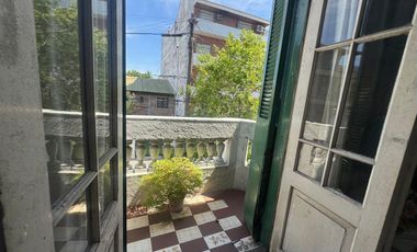VENTA DE CASA 7 AMBIENTES EN AVELLANEDA
