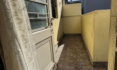 VENTA DE CASA 7 AMBIENTES EN AVELLANEDA