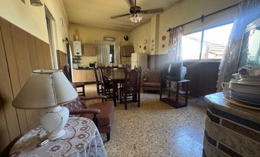 VENTA DE CASA 7 AMBIENTES EN AVELLANEDA