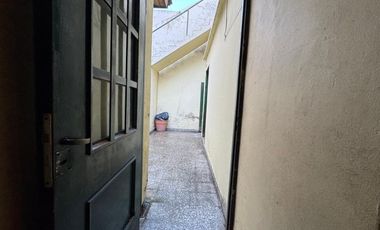 VENTA DE CASA 7 AMBIENTES EN AVELLANEDA