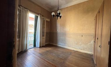 VENTA DE CASA 7 AMBIENTES EN AVELLANEDA
