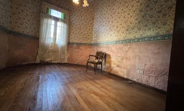 VENTA DE CASA 7 AMBIENTES EN AVELLANEDA