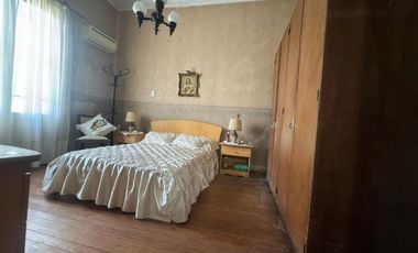 VENTA DE CASA 7 AMBIENTES EN AVELLANEDA