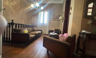 VENTA DE CASA 7 AMBIENTES EN AVELLANEDA
