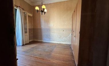 VENTA DE CASA 7 AMBIENTES EN AVELLANEDA