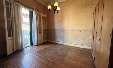 VENTA DE CASA 7 AMBIENTES EN AVELLANEDA