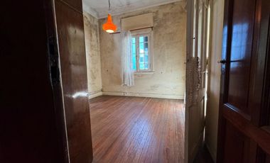 VENTA DE CASA 7 AMBIENTES EN AVELLANEDA