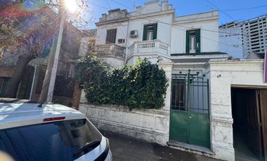 VENTA DE CASA 7 AMBIENTES EN AVELLANEDA