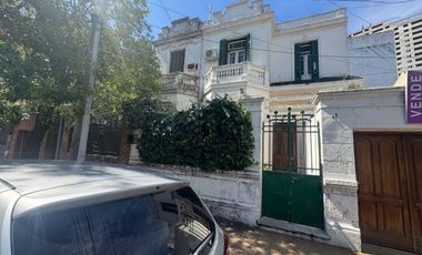 VENTA DE CASA 7 AMBIENTES EN AVELLANEDA