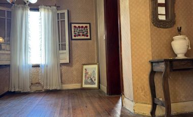 VENTA DE CASA 7 AMBIENTES EN AVELLANEDA
