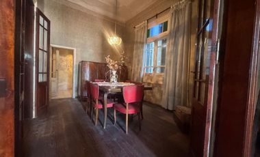 VENTA DE CASA 7 AMBIENTES EN AVELLANEDA