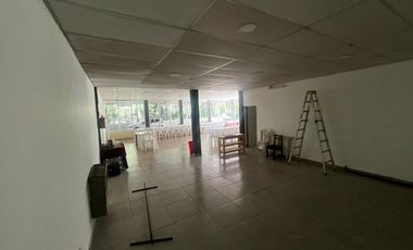 ALQUILER DE LOTE CON OFICINAS CONFLUENCIA NQN