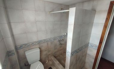 CASA 4 AMBIENTES CLAYPOLE FONDO LIBRE DOBLE LOTE