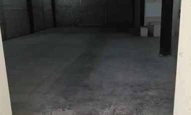 Rento local en Av. Juan Pablo II y Periférico