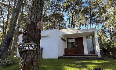 Casa en Costa del Este - Calle Las Violetas al 456 - VENTA