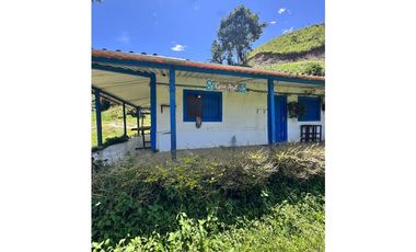 Vendo Casa campesina en Santa Bárbara Antioquia