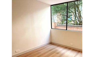 APARTAMENTO TOTAL MENTE REMODELADO EN EL POBLADO, MEDELLN
