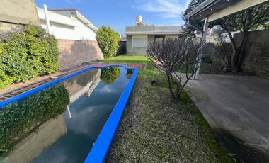 Casa En Venta con Buen Lote Libre!!! Fader 1375, Luís Guillón.-