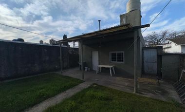 Casa En Venta con Buen Lote Libre!!! Fader 1375, Luís Guillón.-