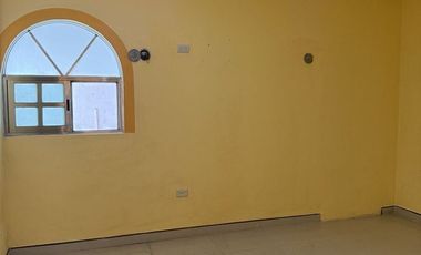 Espacio Comercial Todo en uno: Casa con terreno y 2 locales ¡Lista para Rentar!