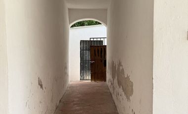 Espacio Comercial Todo en uno: Casa con terreno y 2 locales ¡Lista para Rentar!