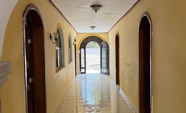 Espacio Comercial Todo en uno: Casa con terreno y 2 locales ¡Lista para Rentar!