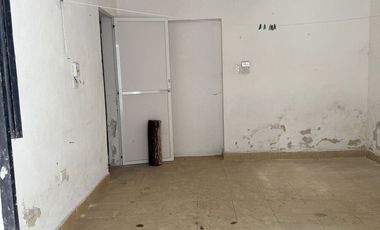 Espacio Comercial Todo en uno: Casa con terreno y 2 locales ¡Lista para Rentar!