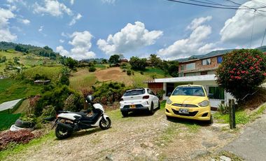 Casa Con Lote En Venta Sector San Cristóbal, Medellín - Vereda La Palma