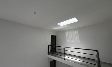 Estrene casa en fraccionamiento con acceso de la autopista