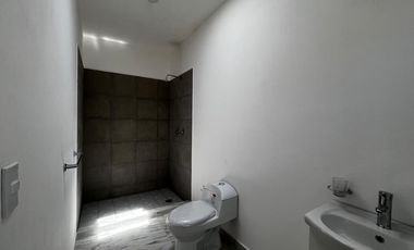 Estrene casa en fraccionamiento con acceso de la autopista