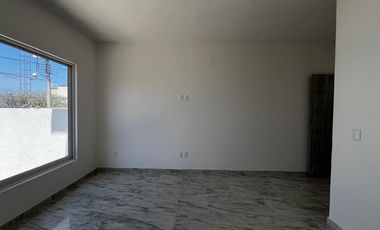 Estrene casa en fraccionamiento con acceso de la autopista