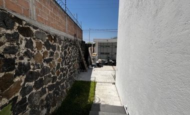 Estrene casa en fraccionamiento con acceso de la autopista