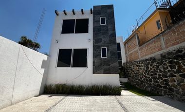 Estrene casa en fraccionamiento con acceso de la autopista
