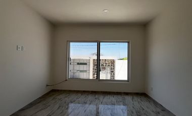 Estrene casa en fraccionamiento con acceso de la autopista