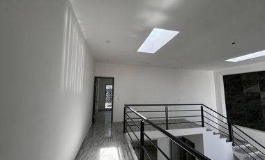 Estrene casa en fraccionamiento con acceso de la autopista