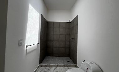 Estrene casa en fraccionamiento con acceso de la autopista