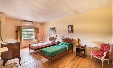 Venta CASA COCHERAS JARDÍN  Monte Grande