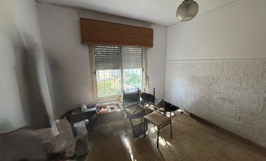 CASA EN VENTA 4 AMBIENTES con PATIO apta CREDITO