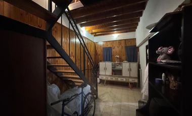 CASA EN VENTA 4 AMBIENTES con PATIO apta CREDITO
