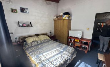 CASA EN VENTA 4 AMBIENTES con PATIO apta CREDITO
