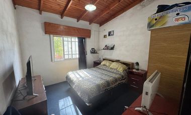 CASA EN VENTA 4 AMBIENTES con PATIO apta CREDITO