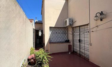 PH VENTA LOMAS DE ZAMORA ZONA CENTRICA CON COCHERA