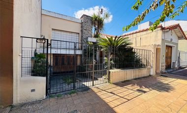 PH VENTA LOMAS DE ZAMORA ZONA CENTRICA CON COCHERA