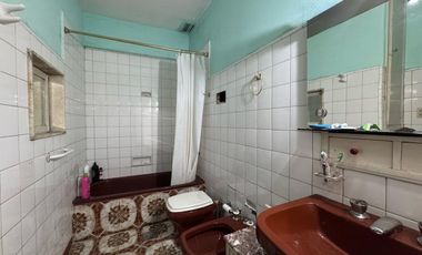 PH VENTA LOMAS DE ZAMORA ZONA CENTRICA CON COCHERA