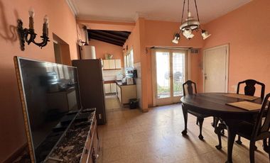 PH VENTA LOMAS DE ZAMORA ZONA CENTRICA CON COCHERA