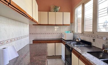 PH VENTA LOMAS DE ZAMORA ZONA CENTRICA CON COCHERA