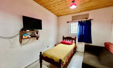 Casa tres ambientes en venta en Longchamps