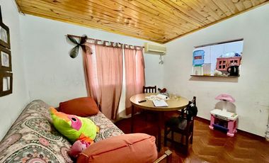Casa tres ambientes en venta en Longchamps