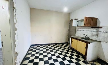 PH 2 AMBIENTES VENTA MUY BUENA ZONA LLAVALLOL
